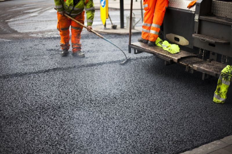 Commercial Asphalt Paving Vs. Concrete: Which Is Better For Businesses